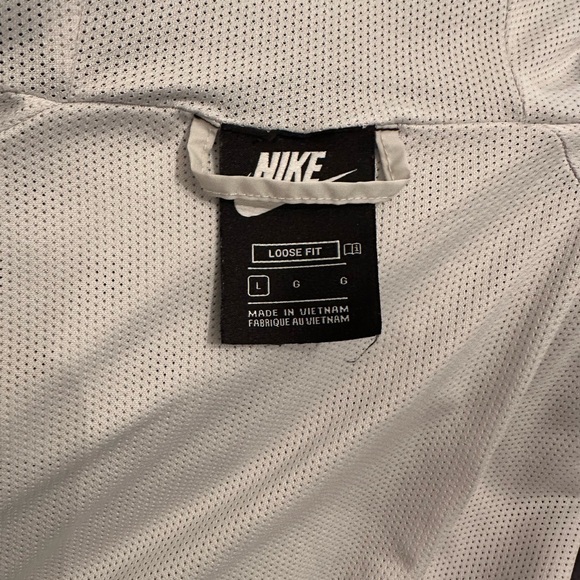 Nike Men's Two-Tone Windbreaker Jacket Like New Condition 💙🤍🩶 - Picture 6 of 7